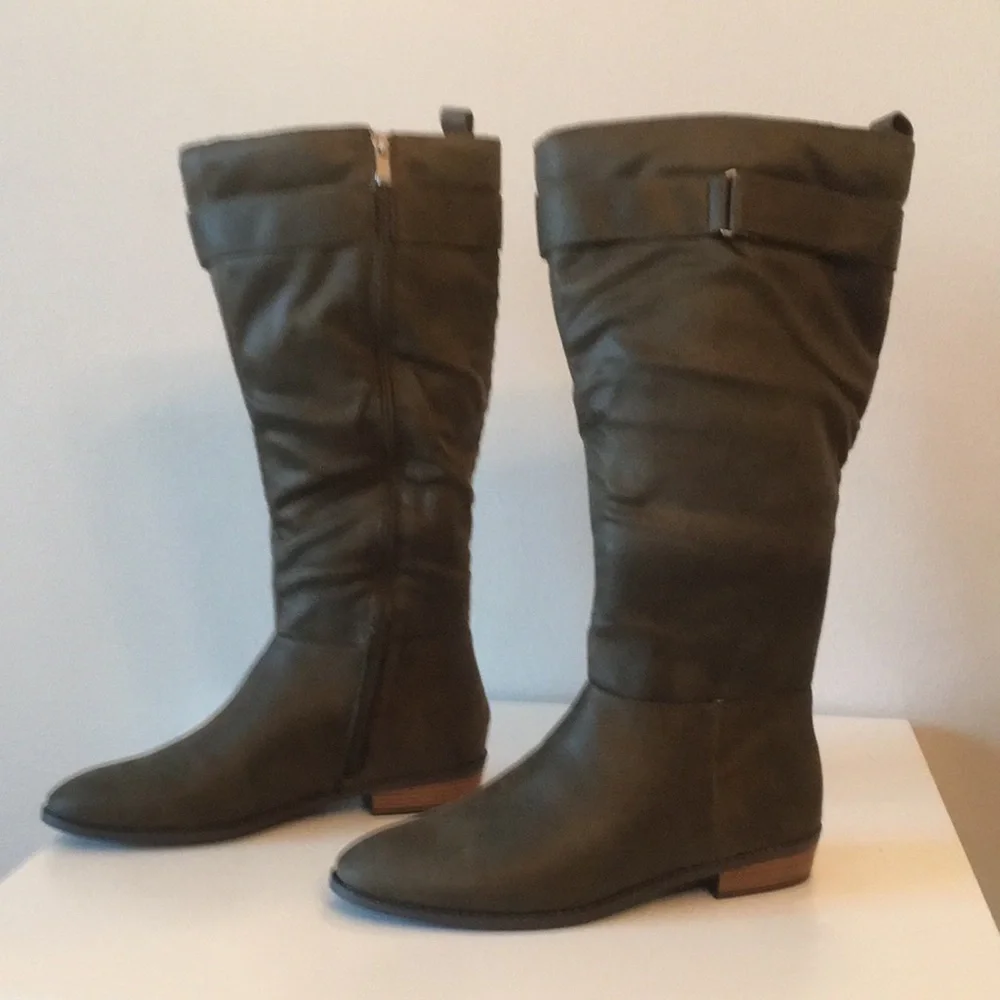 New WB Woman’s Journee Collection Elegant Olive Knee-High Boots